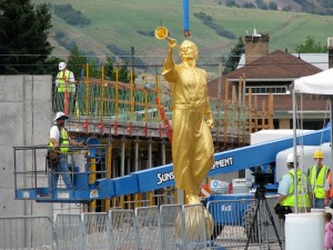 Angel_Moroni_BC_Temple